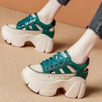 Inner height-enhancing closed-toe women's shoes