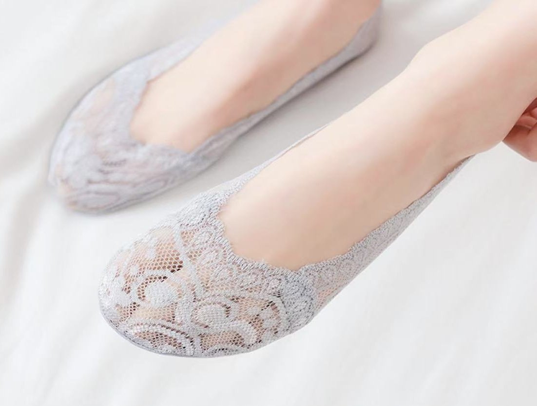 DR648 - Women's Lace Shallow Mouth Thin Socks (2)